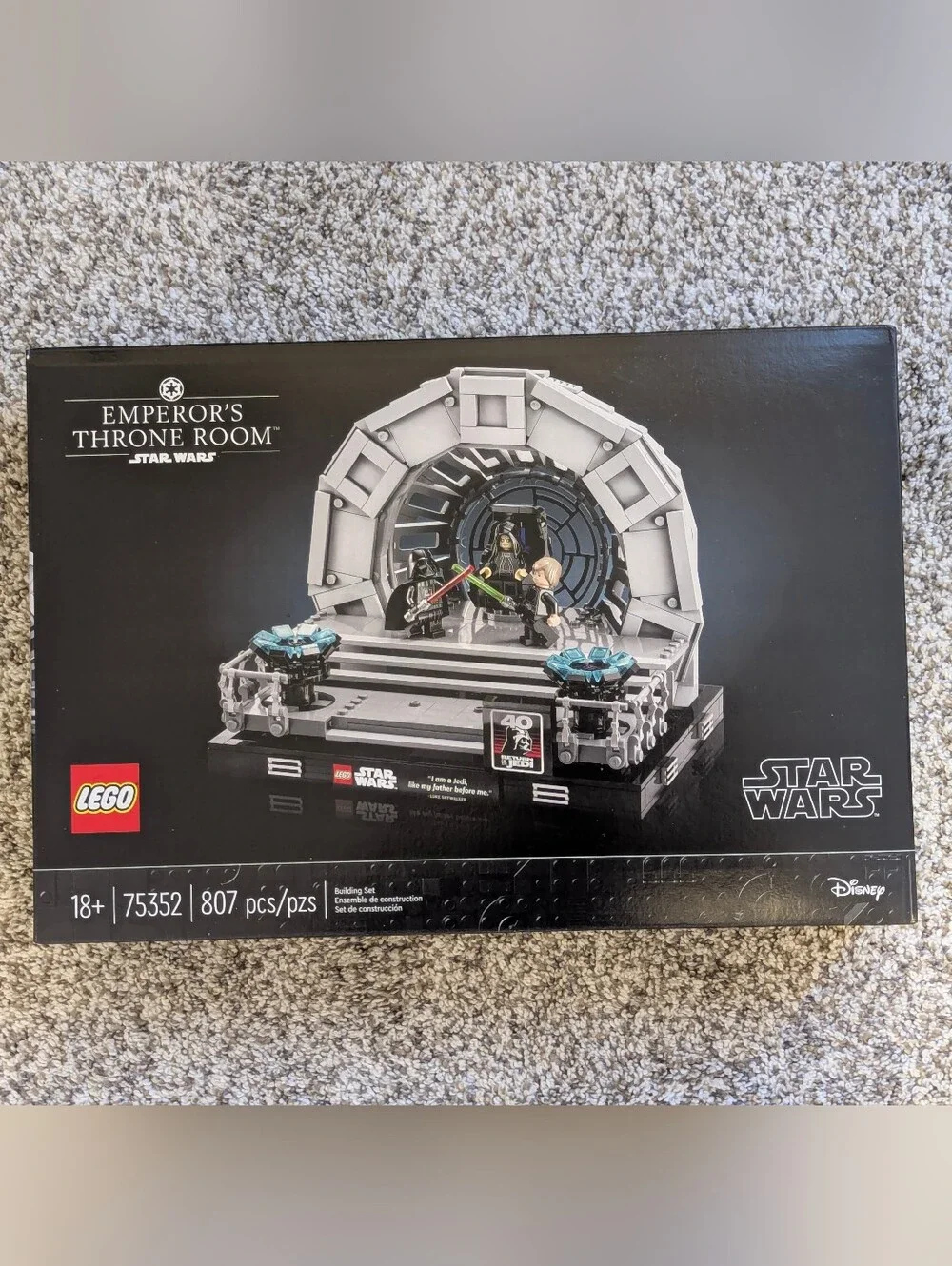 LEGO Star Wars: Emperor's Throne Room Diorama (75352) New/Sealed
